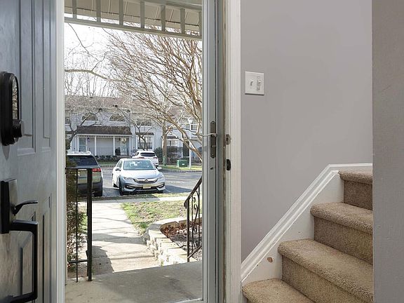 3rd image of 1903 Breckenridge Place