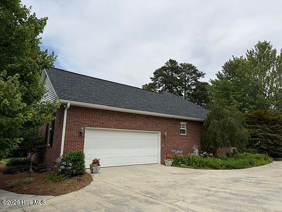 4th image of 640 Magnolia Drive