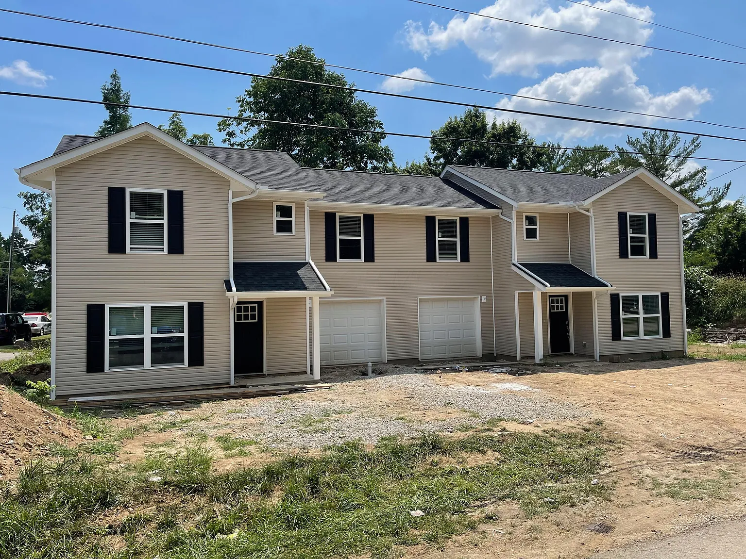 3 bed, 2.5 bath, 1339 sqft, $2,100 — Photo 1