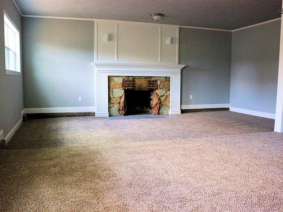 3rd image of 1021 N Beta St