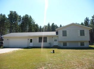 11065 East Ln, Waupaca, WI 54981