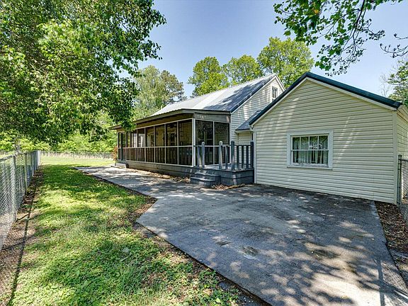 2nd image of 149 Elrod Ln SE