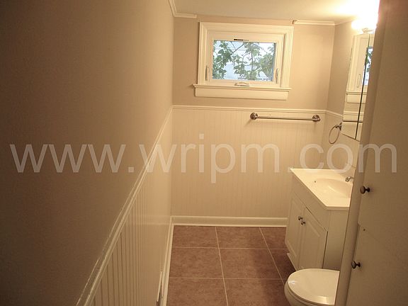 4th image of 20 N Smith St