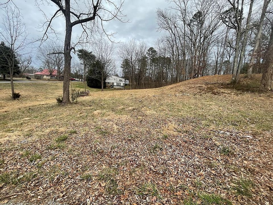 2nd image of 17 Dogwood Ln
