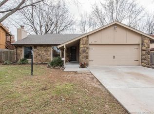 1017 W Queens St, Broken Arrow, OK 74012