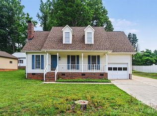 608 Azalea Ln, China Grove, NC 28023