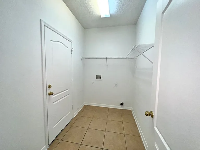 9240 Black Hawk Ct — Photo 17