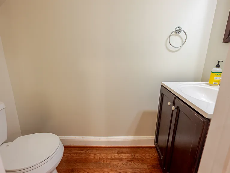 1524 Constitution Ave NE — Photo 9