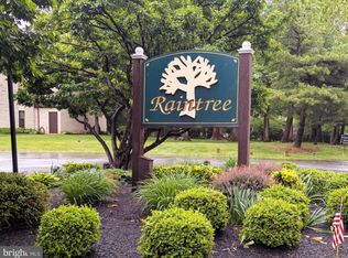 1606 Raintree Ln #1606, Malvern, PA 19355