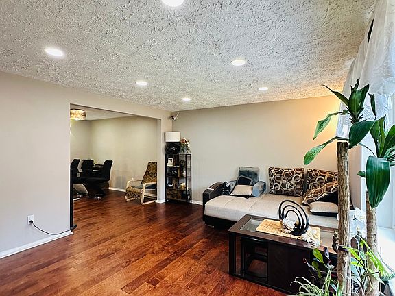3rd image of 8201 Terra Grande Ave