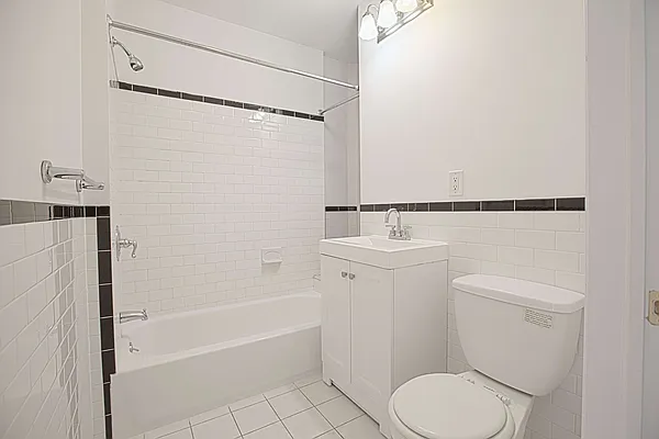 Rented by Avenues Real Estate | media 16