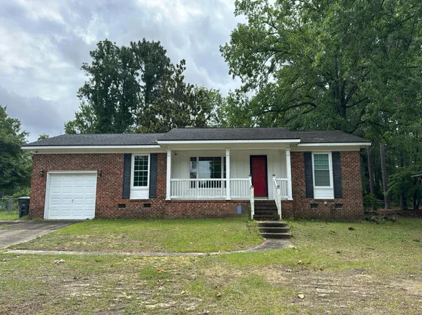 6429 Milford Rd, Fayetteville, NC 28303