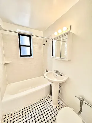 Rented by A&E Real Estate Management | media 4