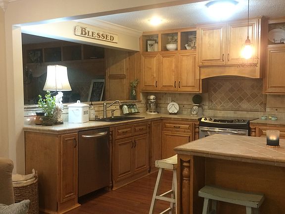 4th image of 260 Tracy Dr