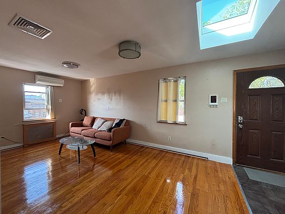 5th image of 7740 168th St Floor 2