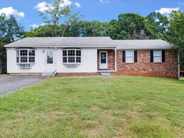225 Lynview Dr, Lynchburg, VA 24502