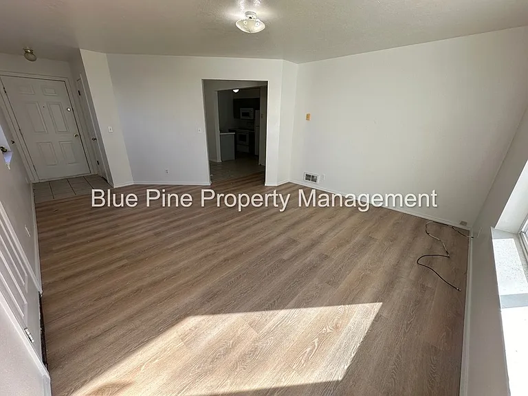 2102 Stace St #4 — Photo 4