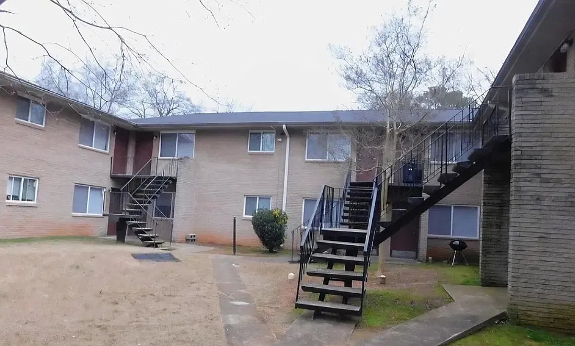 3300 College St — Photo 2