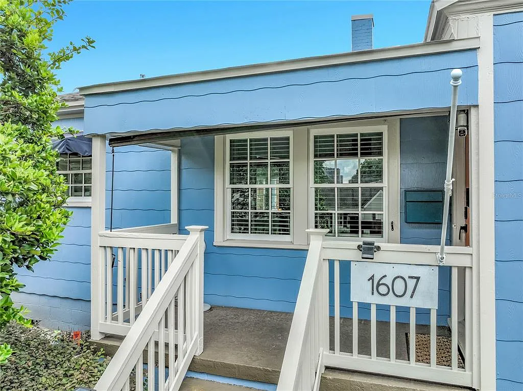 3 bed, 2.0 bath, 1334 sqft, $3,200 — Photo 3