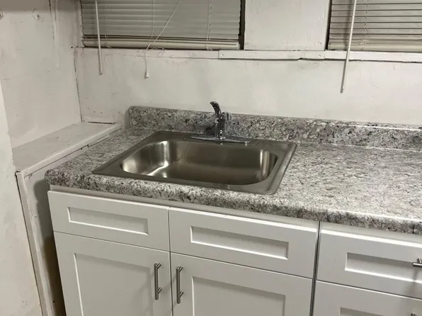 362 Kennedy Dr APT Basement, Fairview, NJ 07022