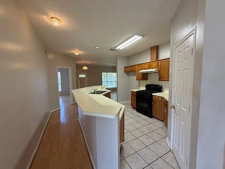 13403 Agarita Ln — Photo 40