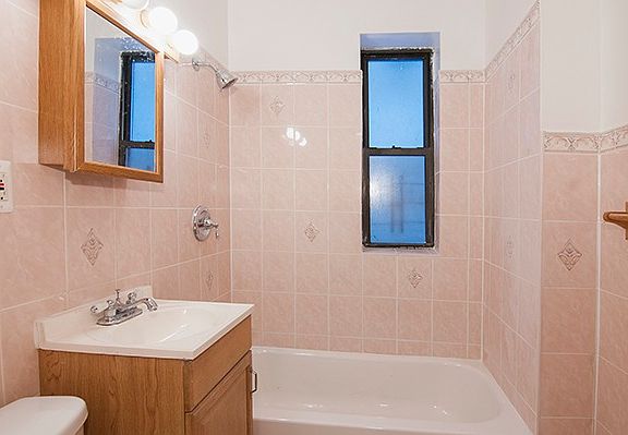 5th image of 703 Sterling Pl