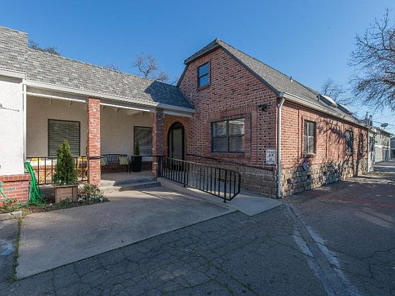 2nd image of 3636 Auburn Blvd