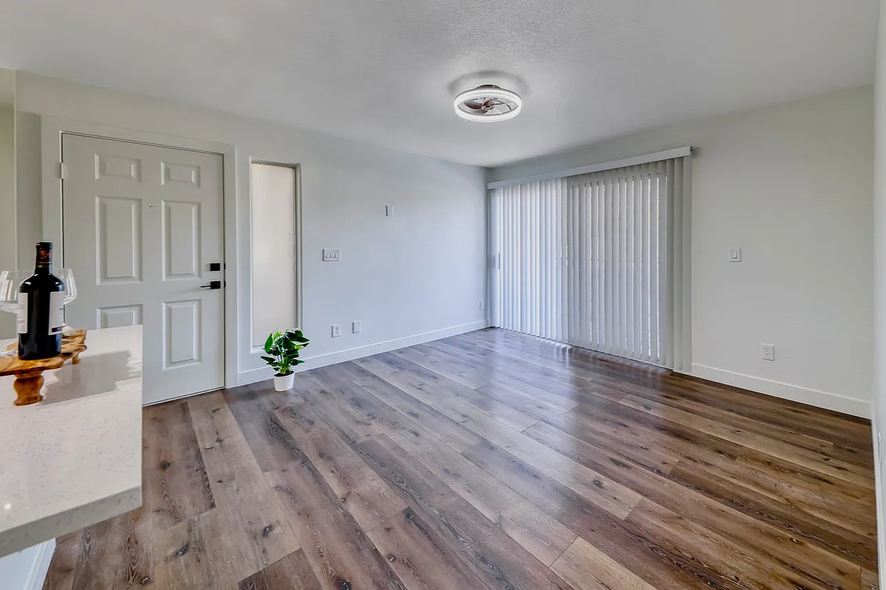 2 bed, 987 sqft, $1,450 — Photo 3
