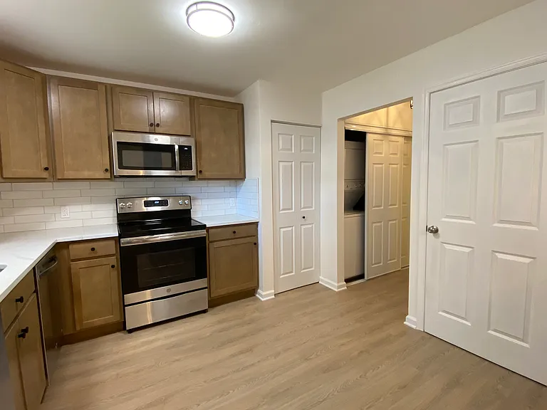 15618 Emery Ct — Photo 6