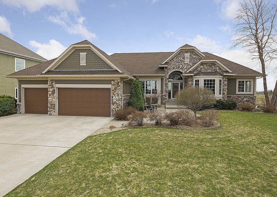 1st image of 2214 Arnold Palmer Dr NE