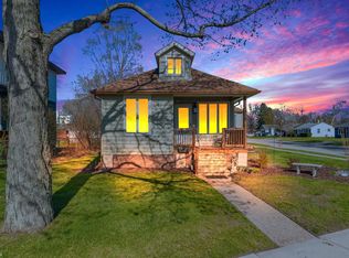 1802 Riverside Dr, Port Huron, MI 48060