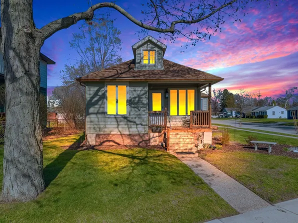 1802 Riverside Dr, Port Huron, MI 48060