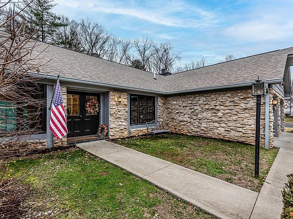 2nd image of 1715 E Wexley Rd