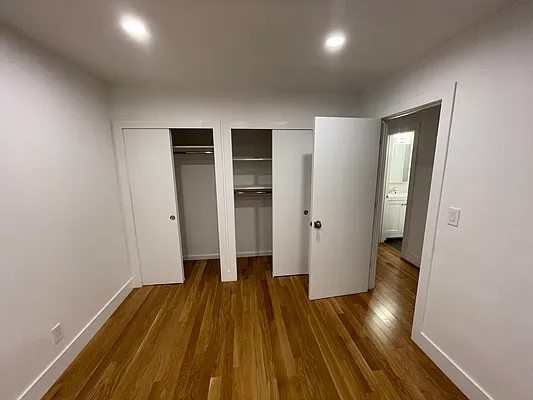 Rented by Capri Jet Realty Corp | media 11