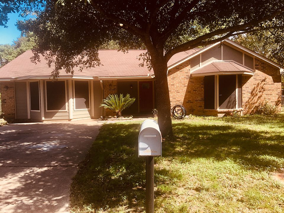 1st image of 153 Machemehl Dr