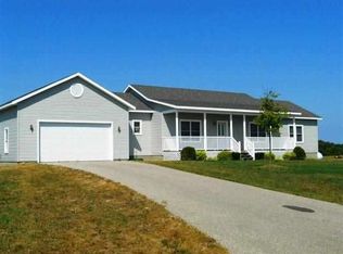 3096 Wilson Dr, Petoskey, MI 49770