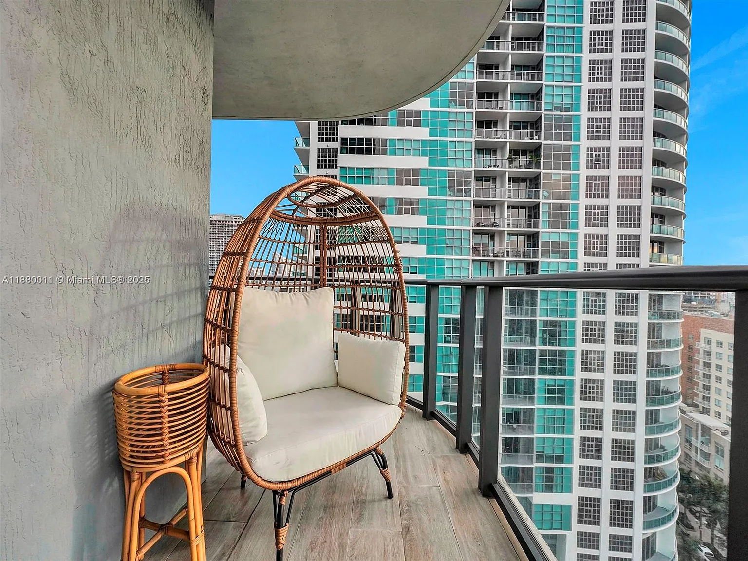3401 Midtown Condo — Photo 1