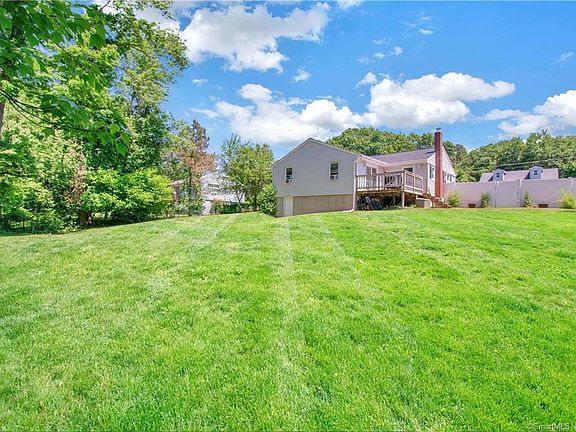 4th image of 27 Ironwood Dr