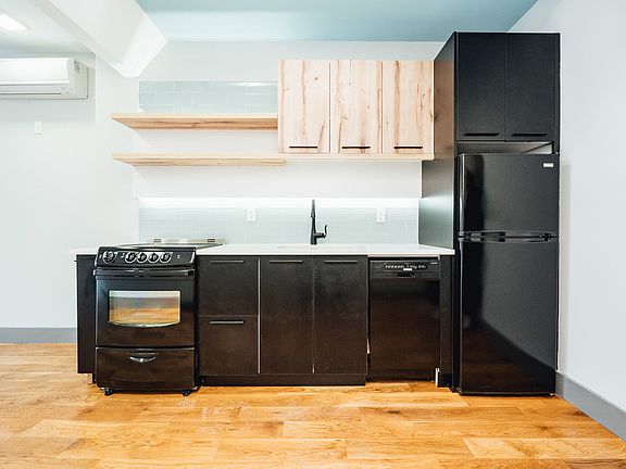 3rd image of 675 Grand St APT 3R