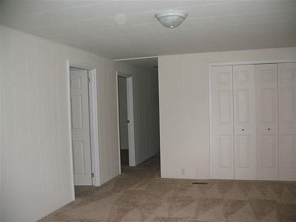 5th image of 215905 E Locust Prse
