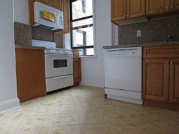 4th image of 80-45 Kew Gardens Rd #202