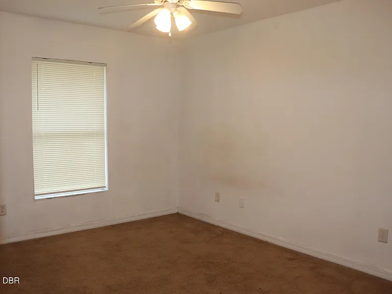 1061 Oak Forest Cir — Photo 9