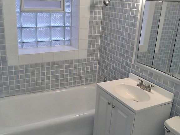 5th image of 7746 S Jeffery Blvd #1