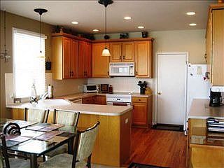 4th image of 18026 Dewey Cir