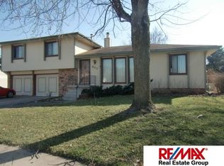 807 Galway Cir, Papillion, NE 68046