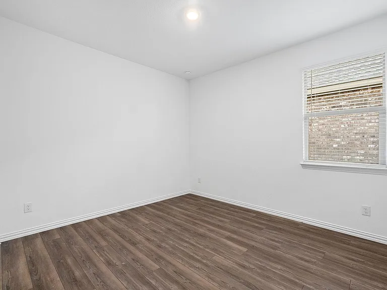 764 Hawthorn St — Photo 13
