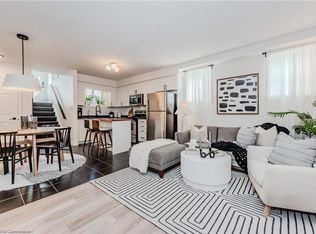 240 Westmeadow Dr #7A, Kitchener, ON N2N0A1