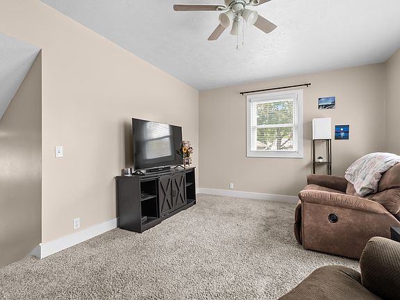 2nd image of 2496 W B Ave