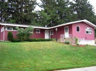 416 Whipple Ln, Irondequoit, NY 14622