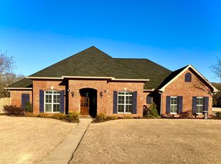 150 Stoneridge Walk, Columbus, MS 39701